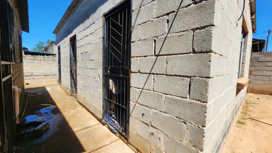 2 Bedroom Property for Sale in J B Mafora Free State